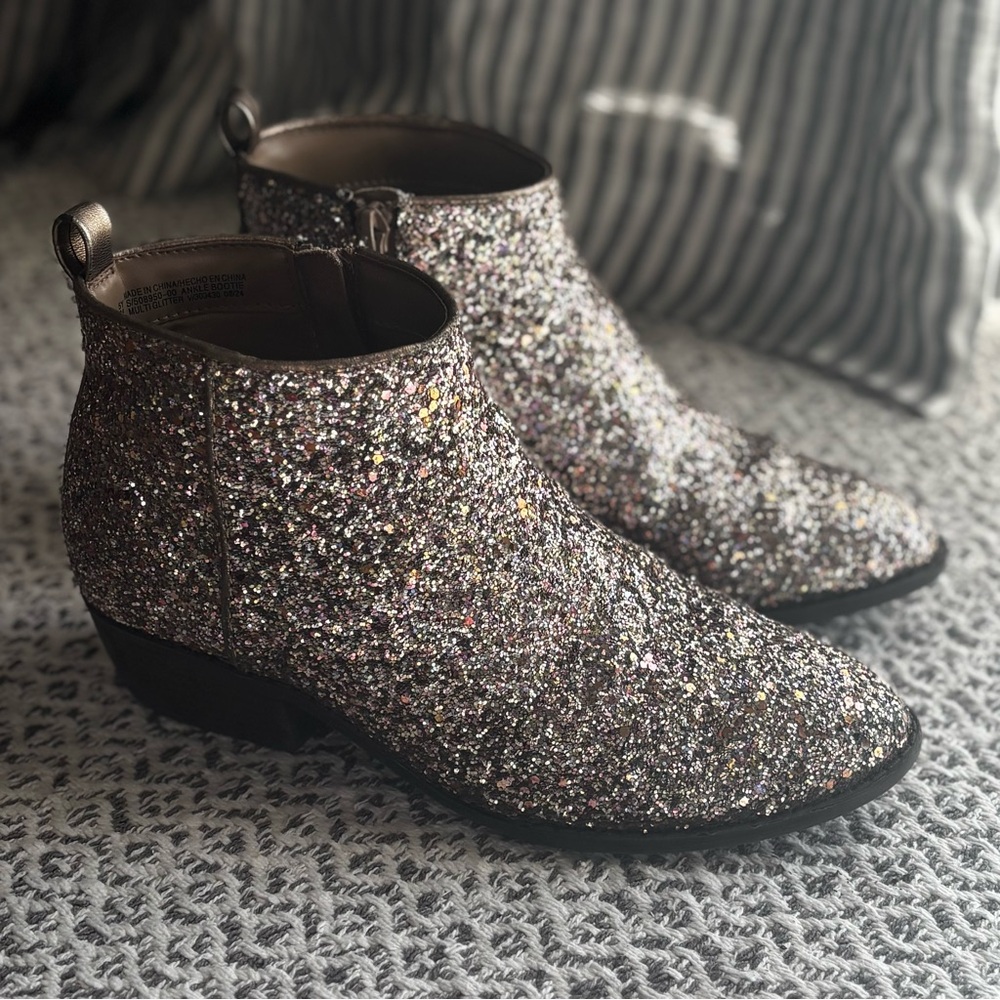 Old Navy Girls Glitter Ankle Boots (5Y)